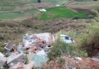 Criança fica presa em ferragens após caminhão tombar na BR-116 em MG