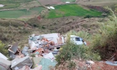 Criança fica presa em ferragens após caminhão tombar na BR-116 em MG