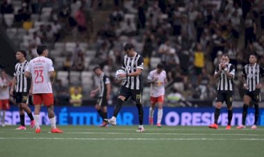Domínguez vive dilema e titular do ataque segue como incógnita no Atlético