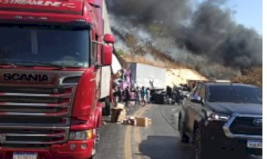 Acidente envolvendo três carretas deixa um morto e interdita totalmente a BR-251 em Francisco Sá