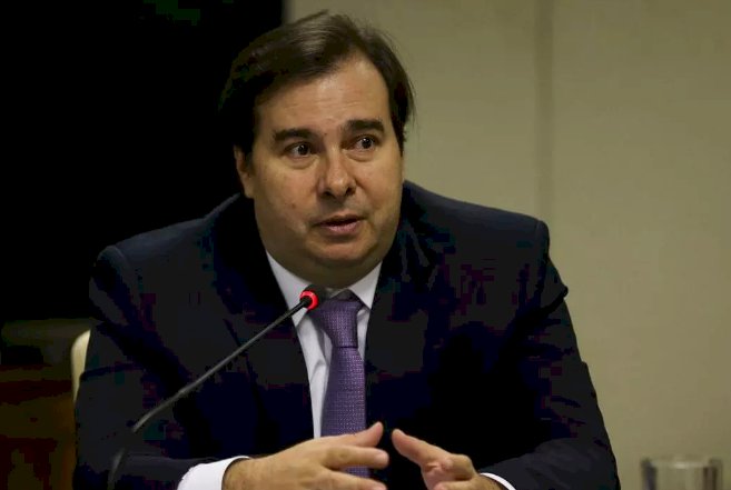 Maia diz que ACM Neto não tem caráter e que DEM voltou para extrema-direita
