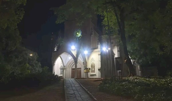 Igreja da Boa Viagem é invadida em BH e criminosos furtam mais de R$ 3 mil de casa paroquial.