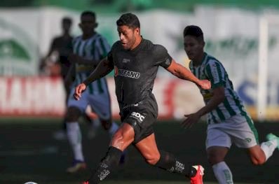 Galo vira para cima do Juventude, vence a oitava seguida e é líder do Brasileiro
