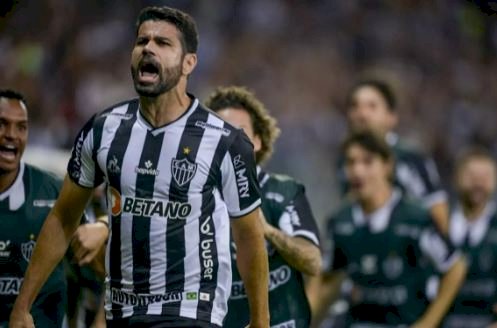 Galo atropela Corinthians, entra para a história e segue firme para o título