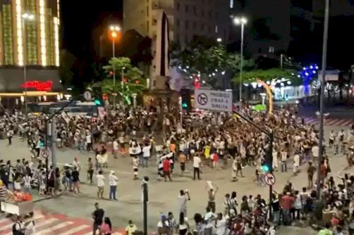 Galo bicampeão: torcedores lotam Praça 7, em BH, para celebrar o título