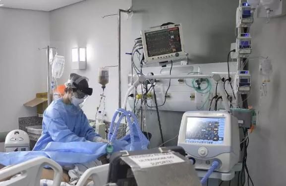 Covid: 80% dos internados em UTI não vacinaram ou tomaram apenas uma dose em MG