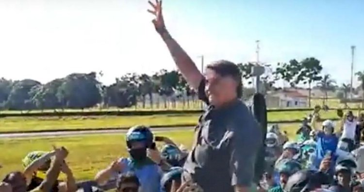 Bolsonaro começa a semana com nova motociata, agora em Ribeirão Preto