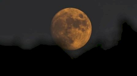 'Superlua de esturjão' acontece amanhã e será a última do ano; saiba como observar