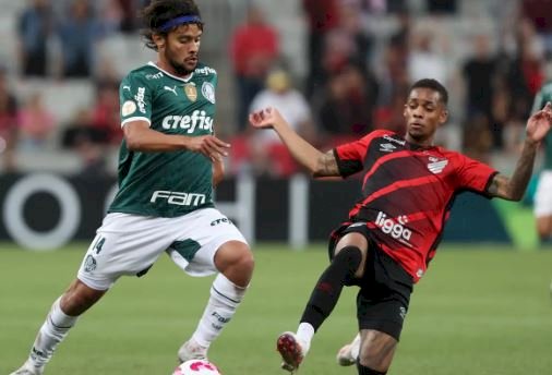 Palmeiras bate o Athletico-PR e pode ser campeão nesta quarta (26)