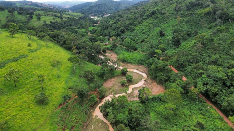 Temporal provoca Cabeça D’água e alaga casas e ruas em Sabinópolis