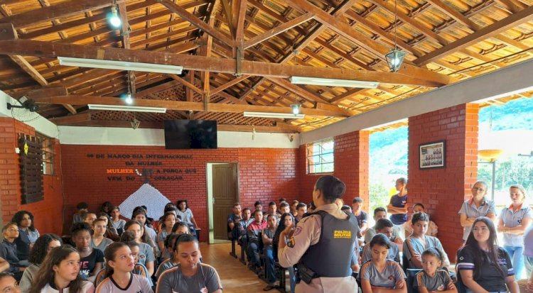 Palestras em comemoração ao mês da mulher com o tema