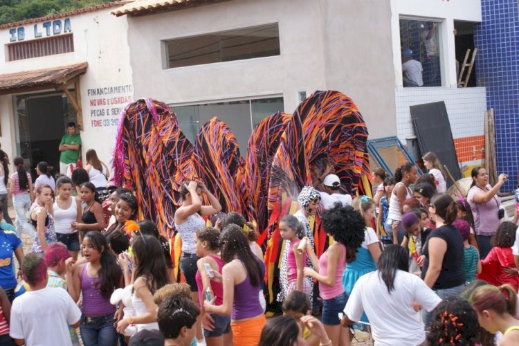 O Carnaval de Sabinópolis: Memórias de uma Folia Inesquecível
