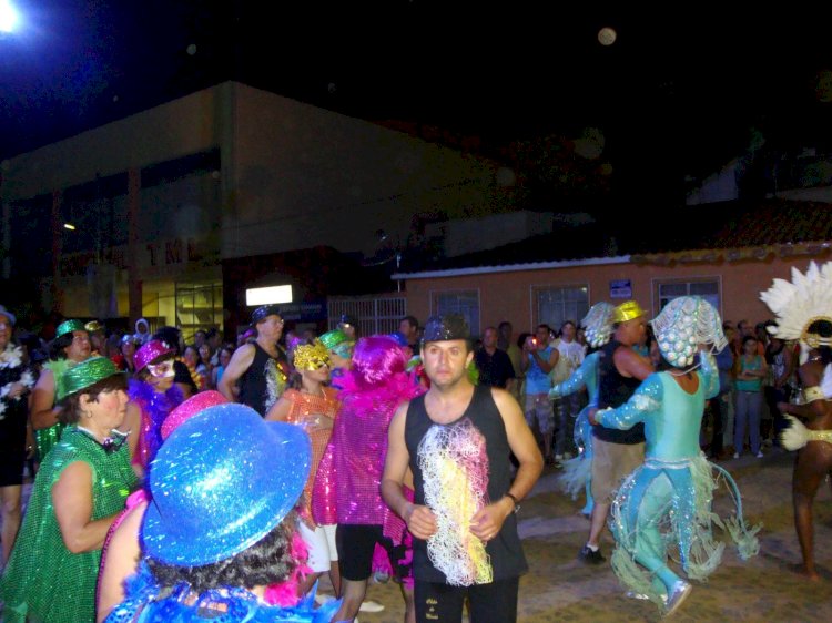 O Carnaval de Sabinópolis: Memórias de uma Folia Inesquecível
