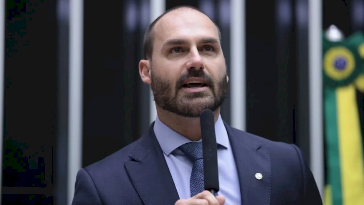 Eduardo Bolsonaro anuncia licença temporária de mandato como deputado