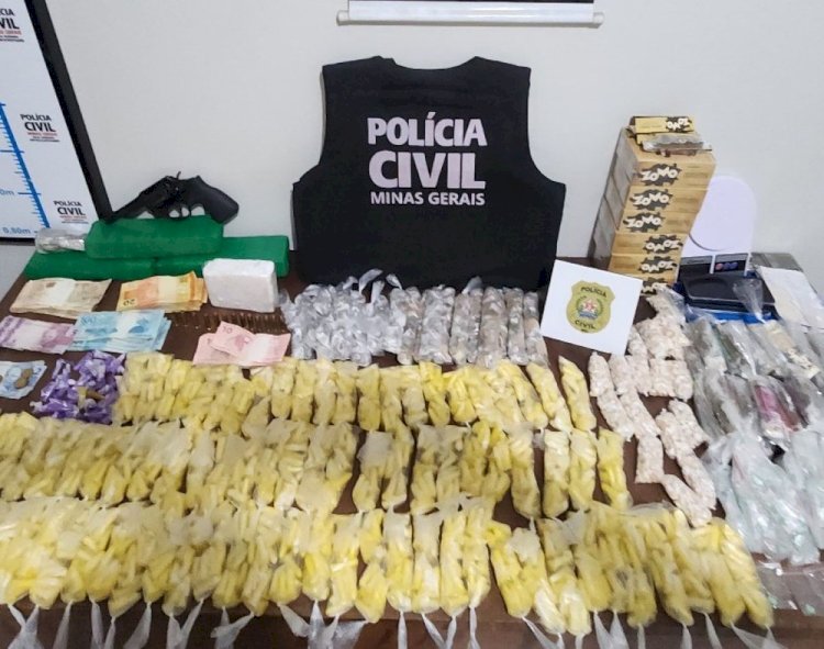 Suspeito de tráfico troca tiros com a polícia e é preso com mais de mil pinos de cocaína em Nova Serrana