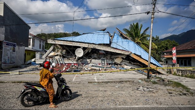 Terremoto de magnitude 7.7 na Indonésia deixou 53 mortos e 5 mil desabrigados