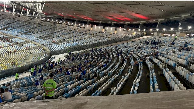 Setor do Maracanã destinado à torcida do Cruzeiro tem tela de proteção e segurança reforçada