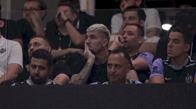 Lesionados, Lyanco e Léo Duarte acompanham partida entre Atlético e Bragantino na Arena MRV