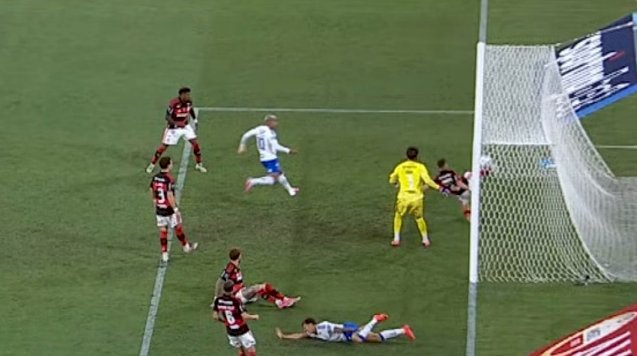 Flamengo x Cruzeiro: expulsão de Royal? A bola entrou? Reveja polêmicas
